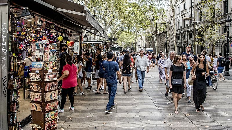 Barcelona gaat verhuur appartementen aan toeristen verbieden om woningtekort
